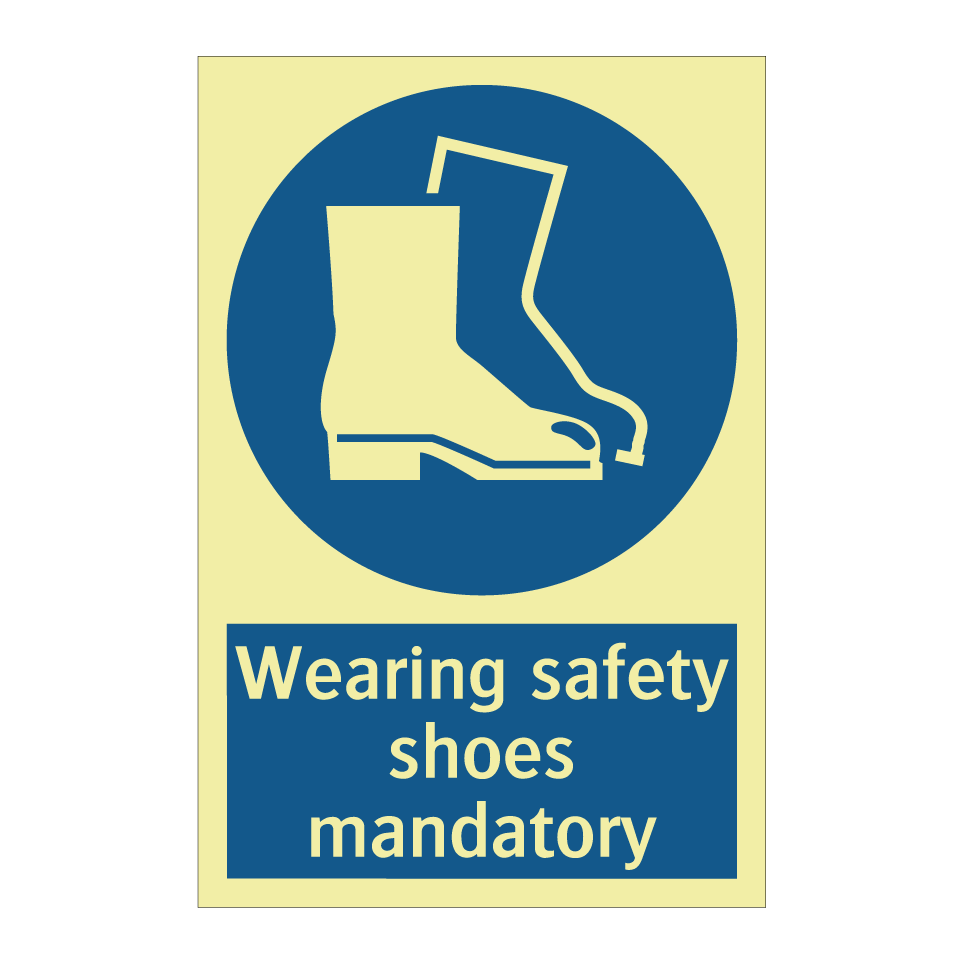Wearing safety shoes mandatory